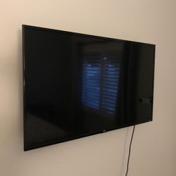 42” Roku TV With Remote