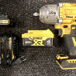 Dewalt 1/2” Impact Wrench, 2-batteries and Charger