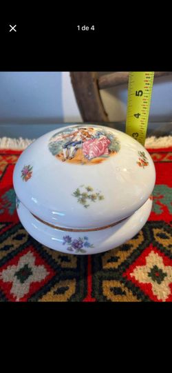 JOYERO ANTIGUO DE PORCELANA CAPIDIMONTE