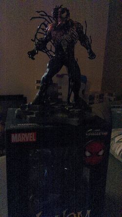 Venom statue