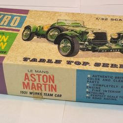 Vintage PYRO Table Top Series Le Mans Aston Martin 1/32 C321 Model Kit  1966