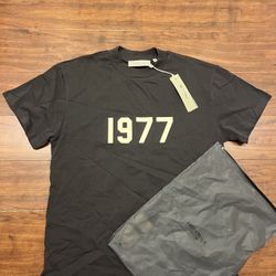 1977 Essential Shirt