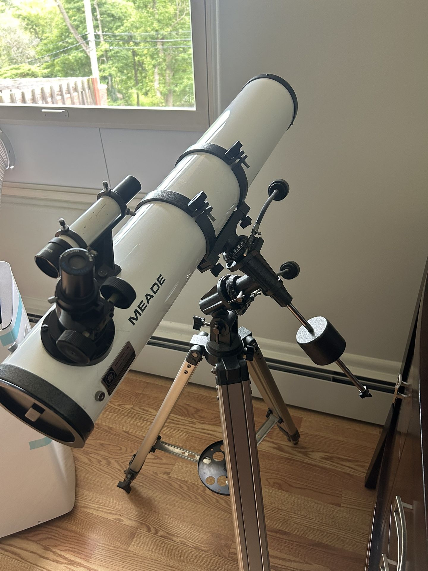 Meade model 4500 : 4.5” Equatorial Reflecting Telescope