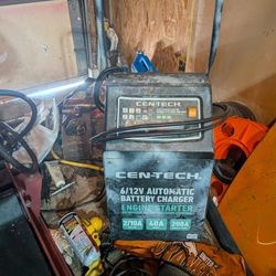 2/10/40/200A 6/12V Automatic Battery Charger On Wheels with Engine Jump and LED