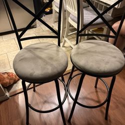4 Kitchen Chairs, Mixed Set