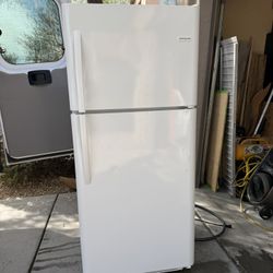 Frigidaire White Top Freezer Fridge