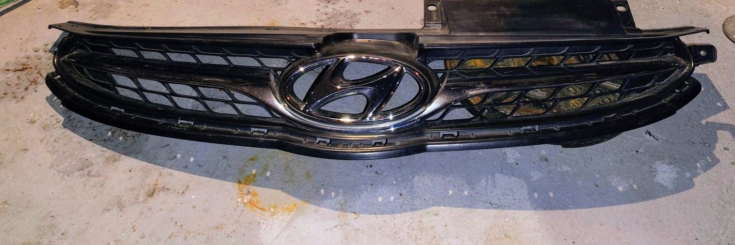 2013 Hyundai Front Grill