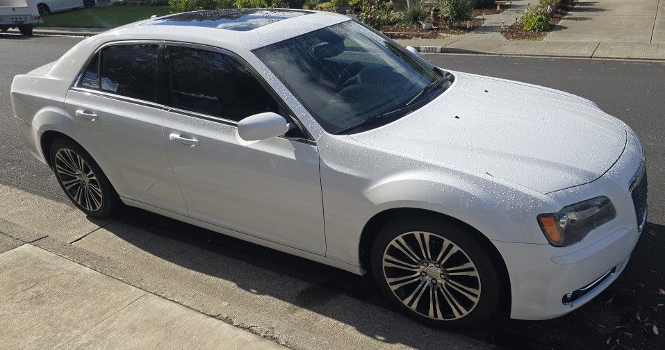 2012 Chrysler 300S RWD
107000 Original Miles. Beats By Dre entertainment System.