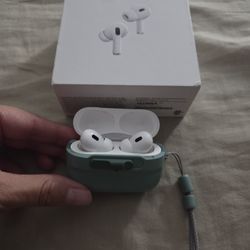 Ipods 2nd Gen $80