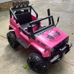 Rollplay Pink Jeep