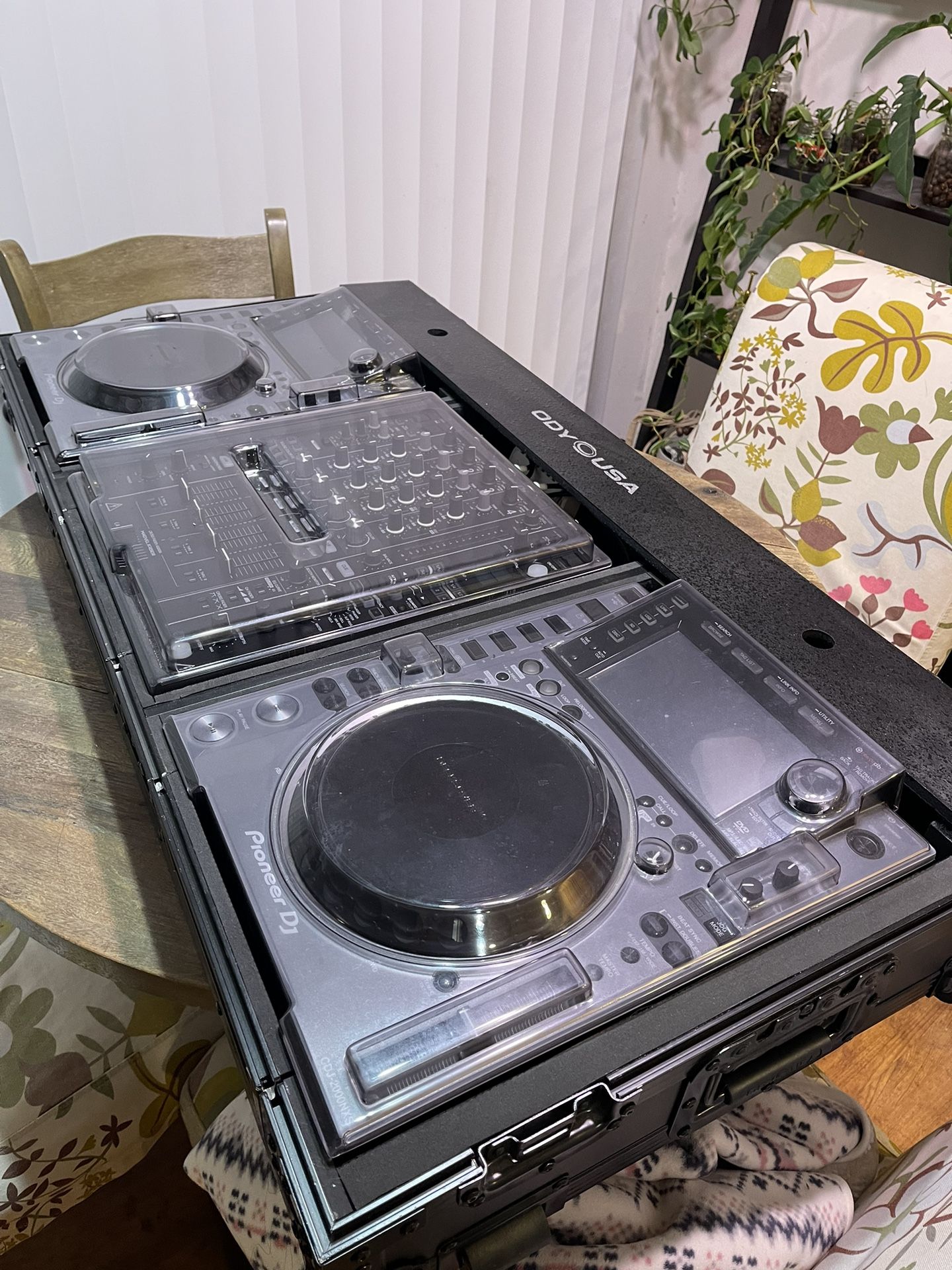 For Sale: Pioneer DJ CDJs & Mixer Setup in Excellent Condition