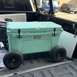 Yeti 65 Cooler ( 