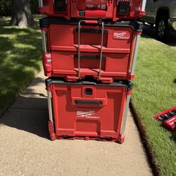 Milwaukee Pack out New 
