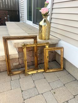 LOVELY GOLD FRAMES AT VARIOUS SIZES & PRICE