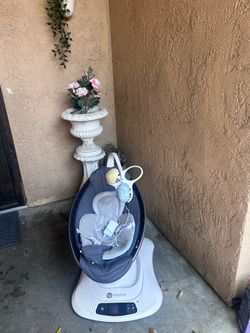 *pending* Free 4 Moms Baby Swing *Free