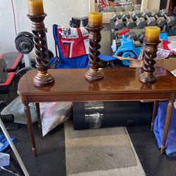 Entry Way Table With 3 Candles 