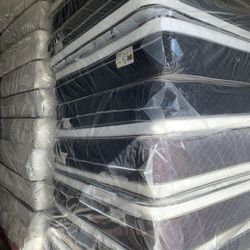 🛏Mattresses Pillow top for your comfort 🟩Same day delivery available🚛 🟠Queen sizes $199 🟡Full sizes $179 🟢Twin sizes $119 🔵Cal king $319 🟣E. K
