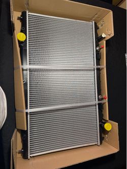 RADIATOR For 2014 15-2018 INFINITI Q50 Sedan 4-Door V6 3.5L 3.7L 13440 Aluminum