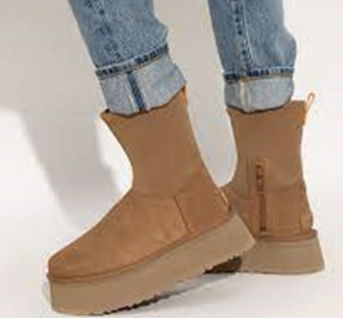 UGG Women's Classic Dipper platform boots in Chestnut NWOT