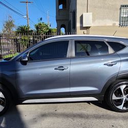 2017 Hyundai Tucson, clean title