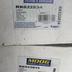 (Toyota/Lexus) left and right Lowe control arms