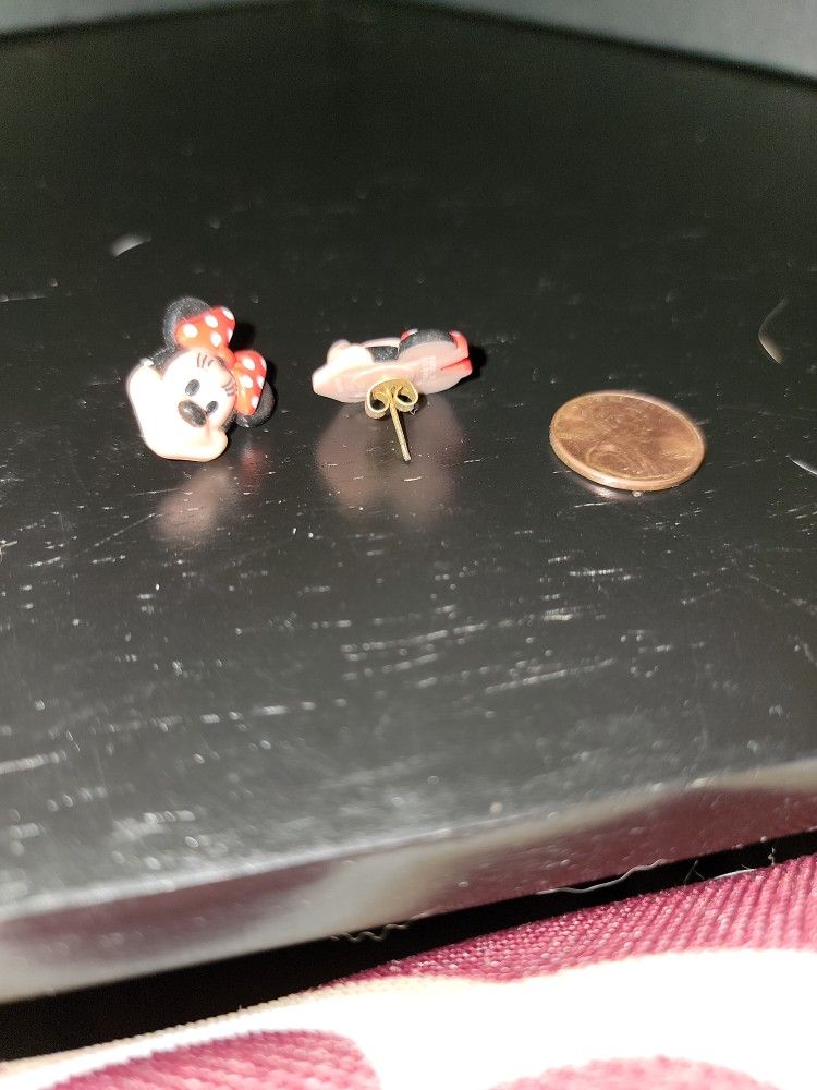 Vintage Plastic Disney Minnie Mouse Head Post Earrings