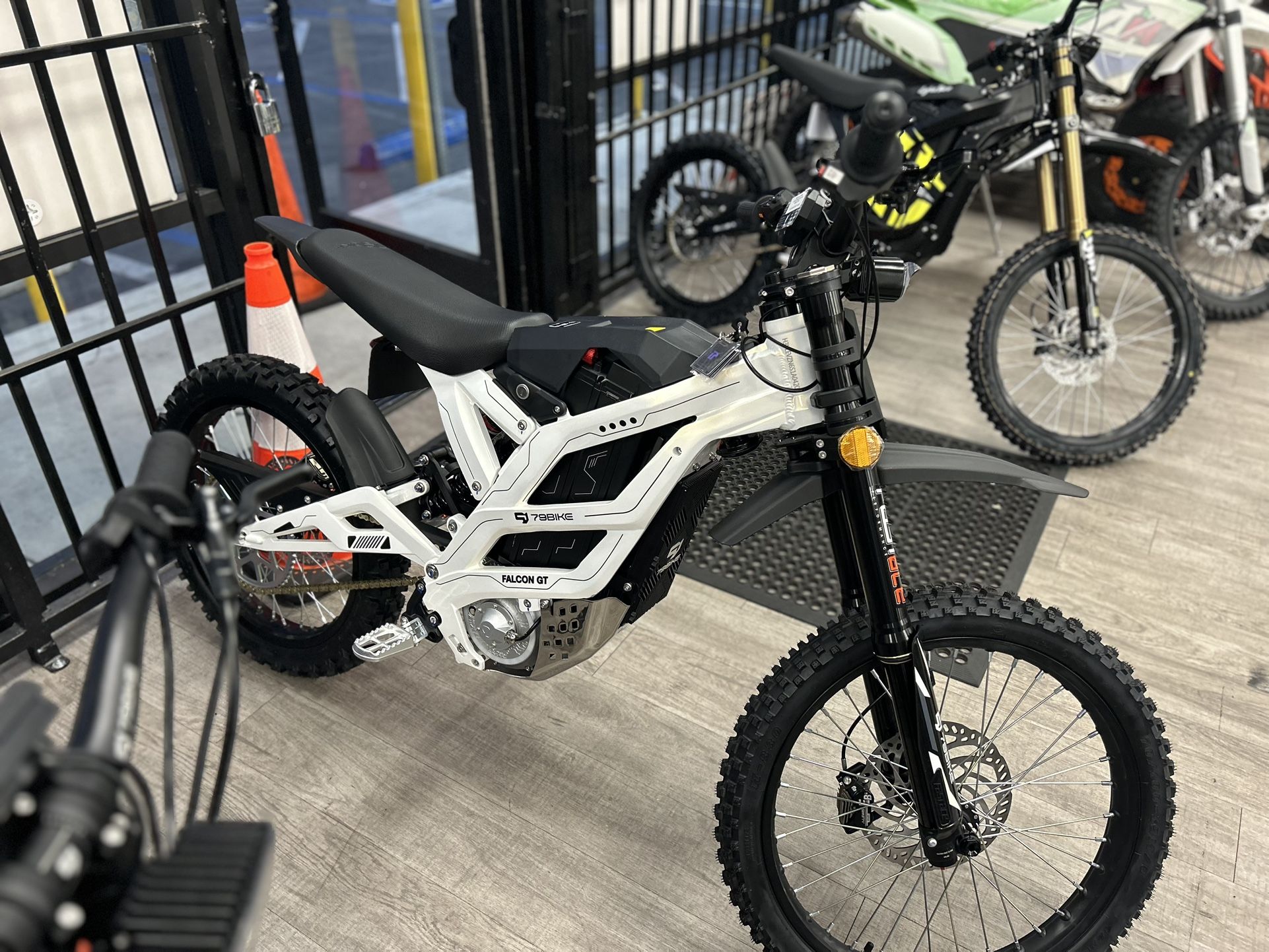 79-BIKE Falcon GT Dirt Bike 16,000W/72V