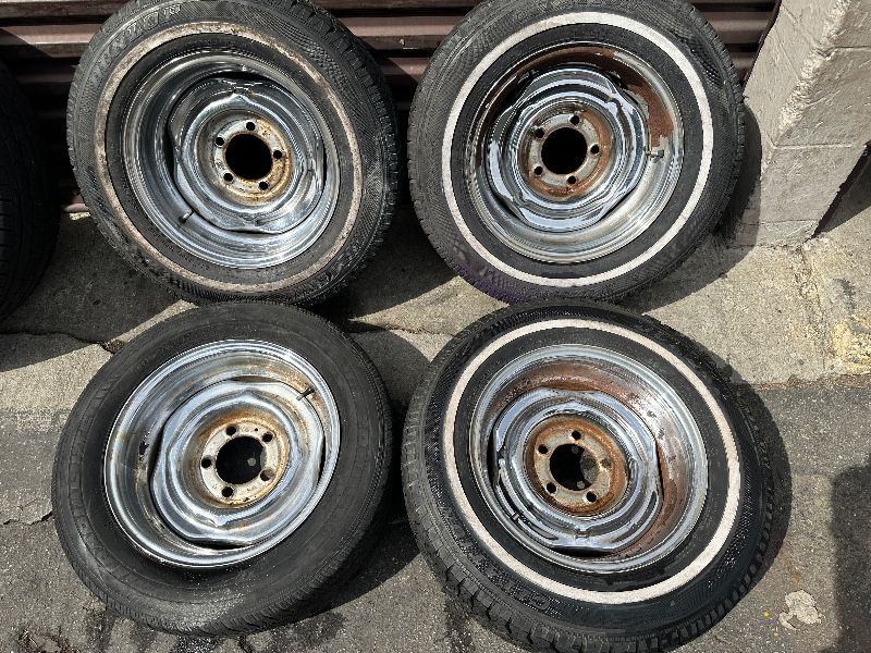 Chrome reverse 15 inch Chevy or GMC rims with old tires 5 on 5 lug -T05746
