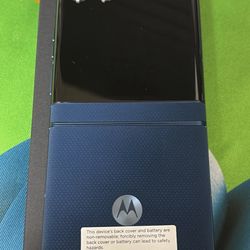 Moto Razr 2025 