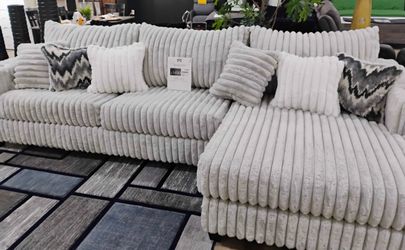 NEW NASHVILLE SILVER SECTIONAL SOFA, INCLUDING FREE DELIVERY ORDER HERE PAY ON ARRIVAL