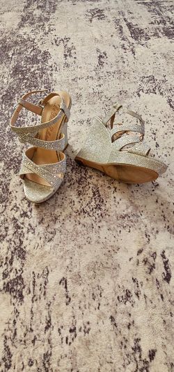 Gold Rhinestone Strappy Wedge Sandals size 6