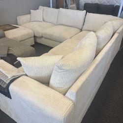 New 3PC Sectional w/storage Ottoman — Pick Up / Can Deliver🚚
