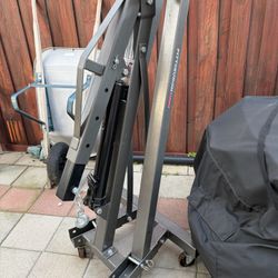 Cherry Picker Engine Lift