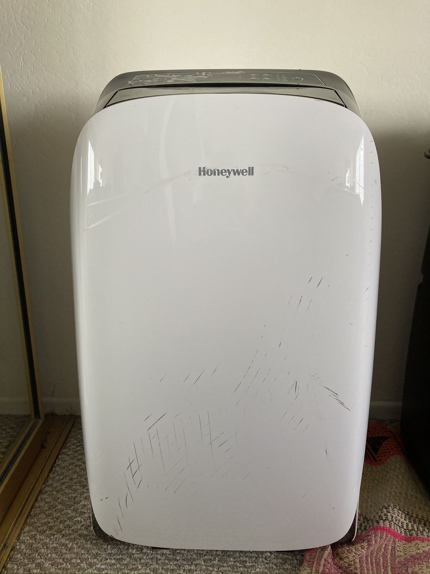 Honeywell Portable A/C Unit model: HL09CESWK