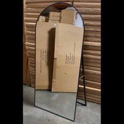 32 X 71 Arch Mirror With Stand