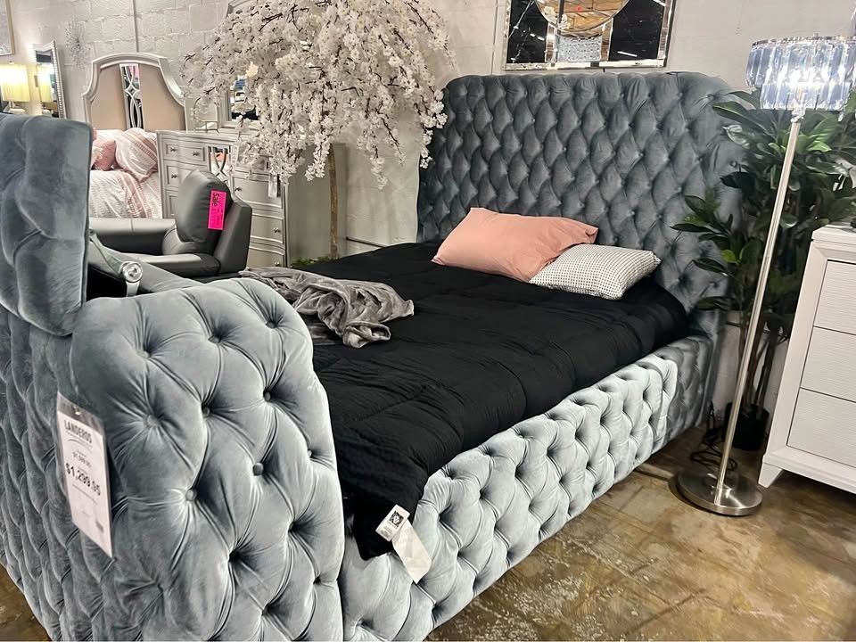 King Queen size bed frame with TV lift and Fireplace in built