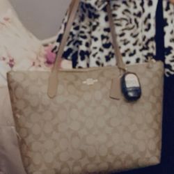 Signature Coach Bag 