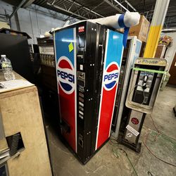 Vintage Pepsi Soda machine - Works On Free-vend