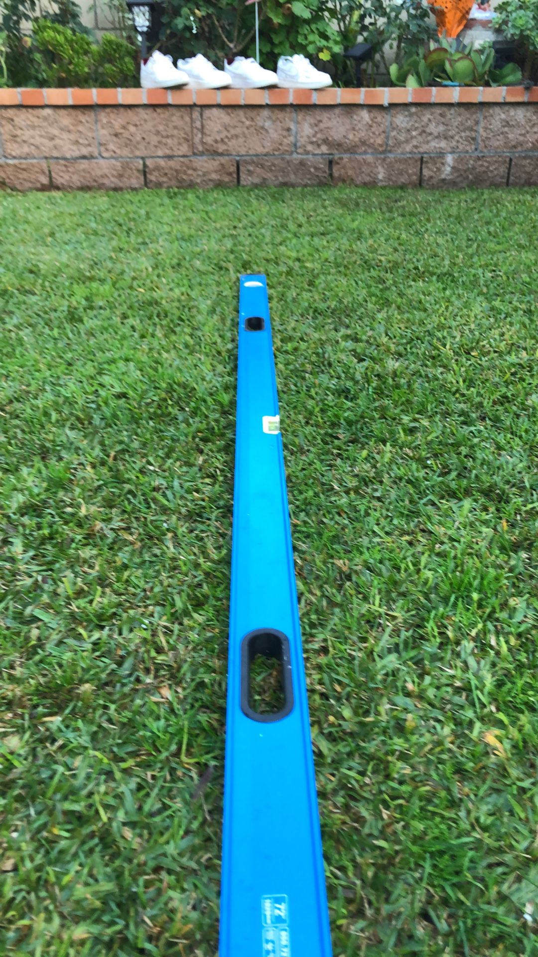 72 In Aluminum Box Level