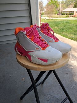 Jordan Max Aura 4 White Safety Orange Pinksicle (GS) shoes, size 7
