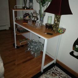 Sturdy  table