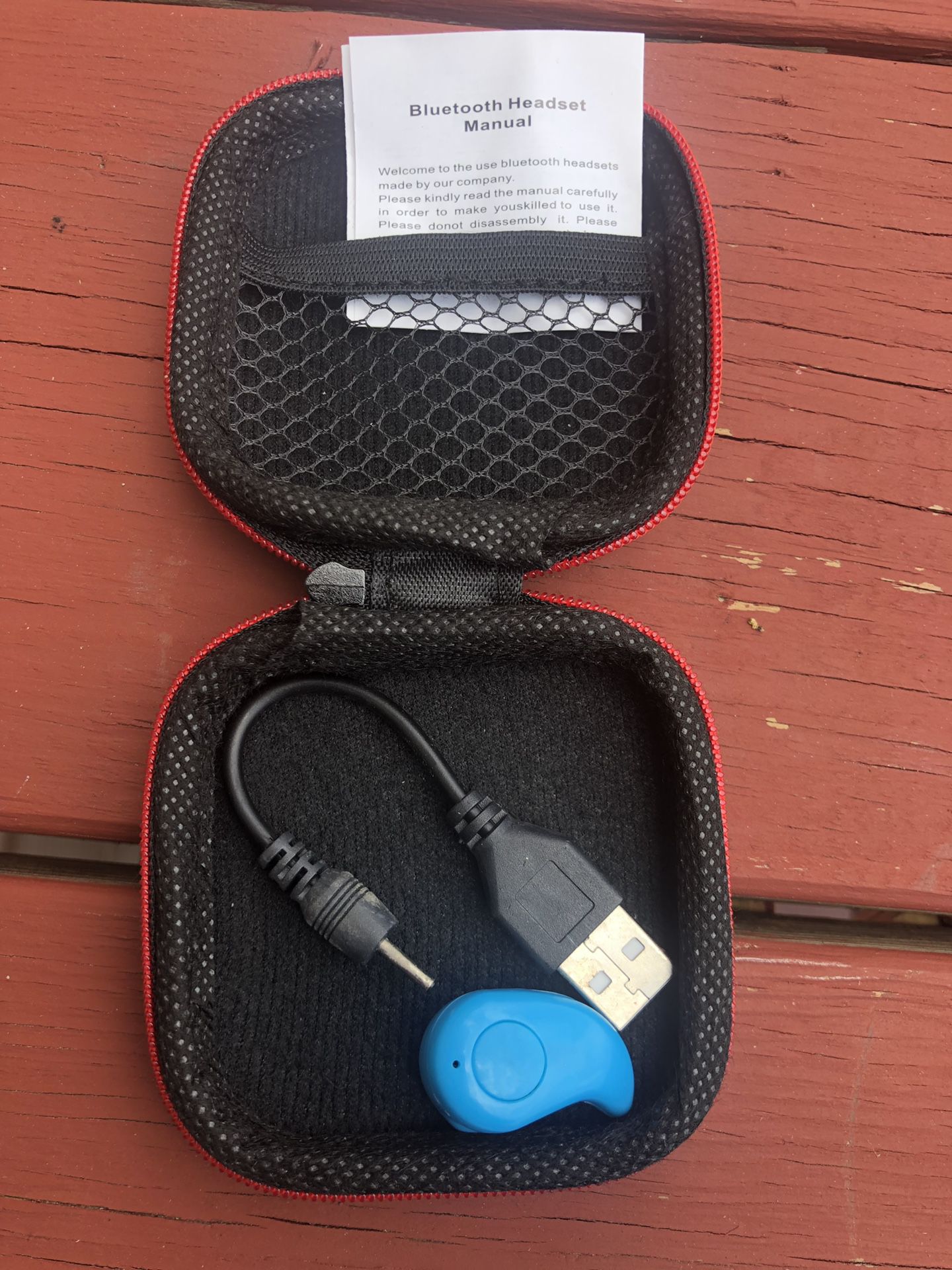 New Blue Bluetooth earbud with Case