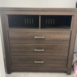 Dresser And Chest 