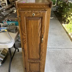 Beautiful Vintage Rare Oak VCR Cabinet 