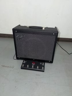 Fender Mustang GTX100 Guitar Amp with GTX-7 Footswitch