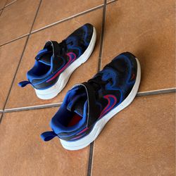 Boys Nike Shoe size 1.5