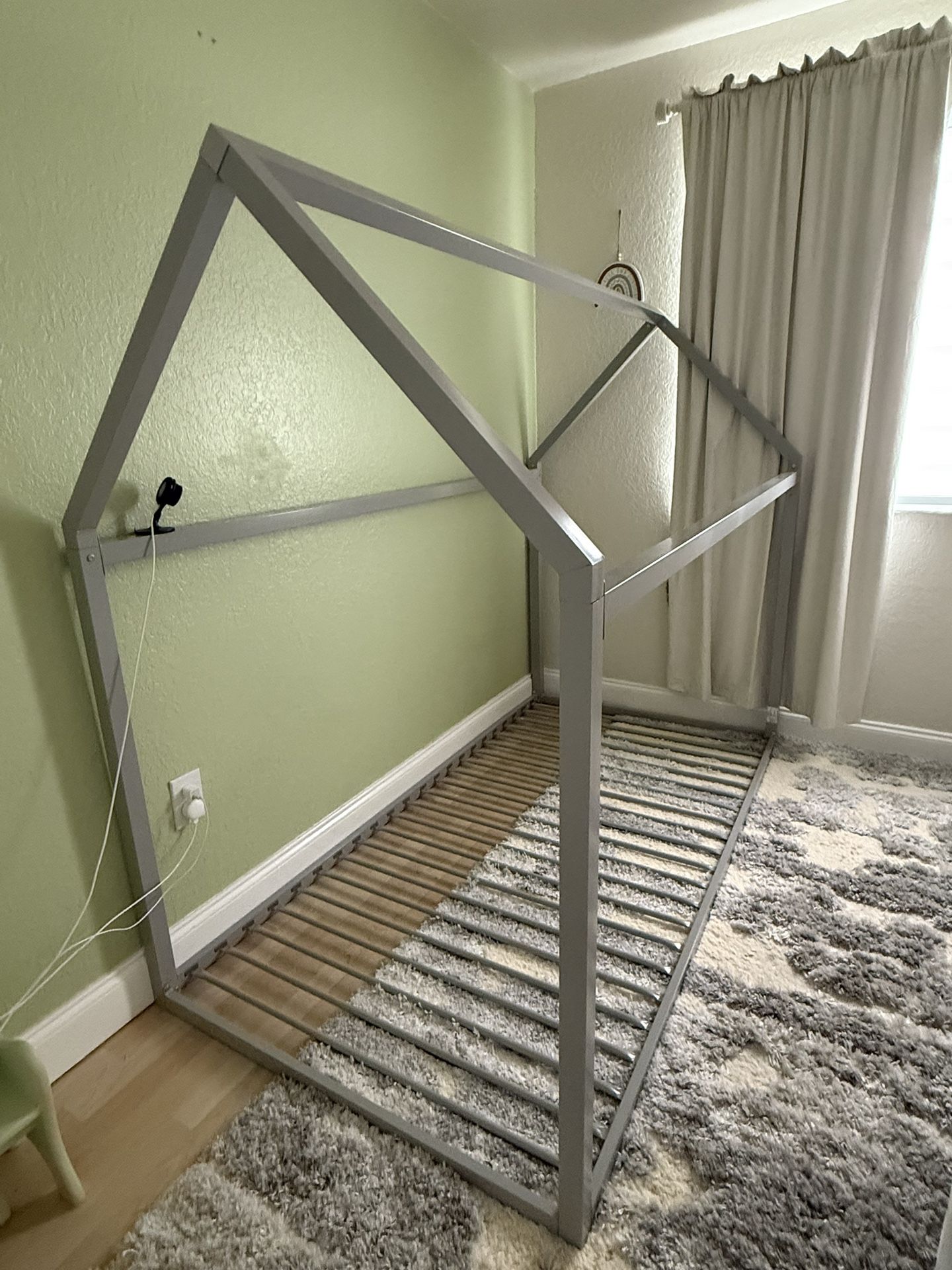 Twin Floor Bed