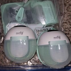 Wearable Aura Breastpumps
