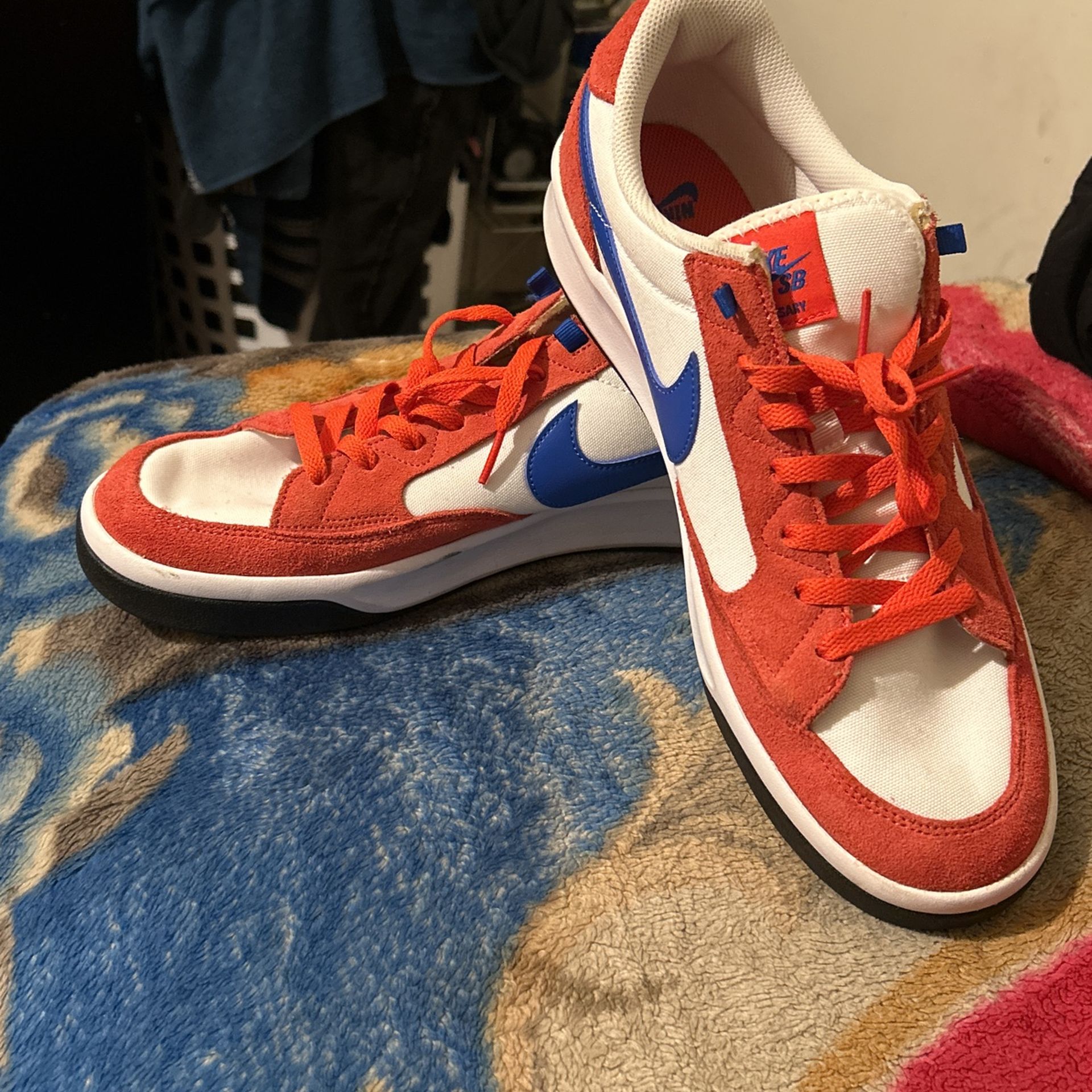 Nike Sb Adversary White/Red Nike SB Adversary Premium Skate Shoes - Navy/University Red  main image 3