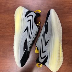 Mazino Sneakers Men’s Size 10.5